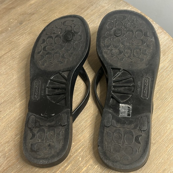 Coach New York Landon Gold Bow Thong Flip Flop Sandal Women Size 6 - Picture 10 of 17